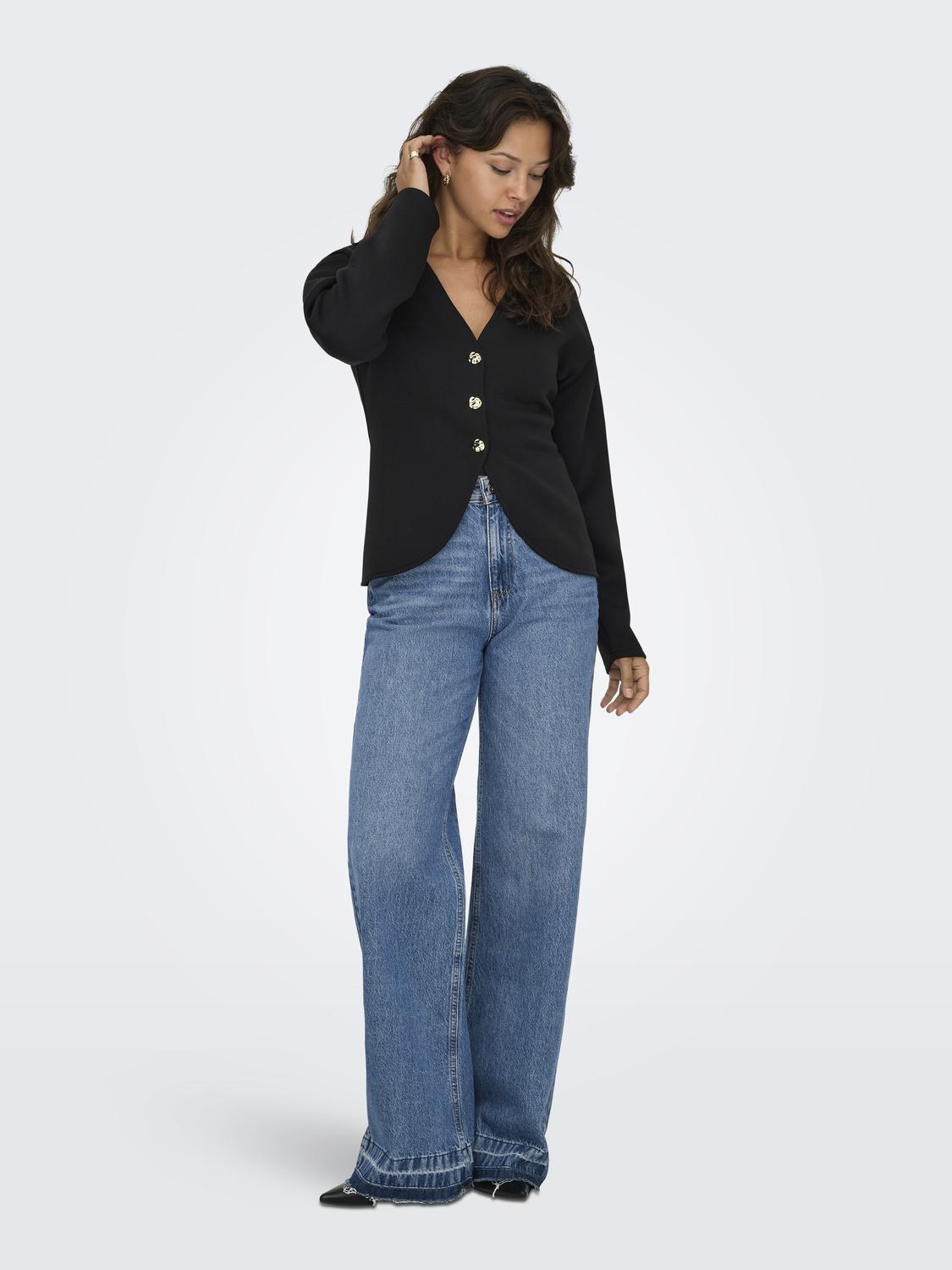 model_shot-front_full